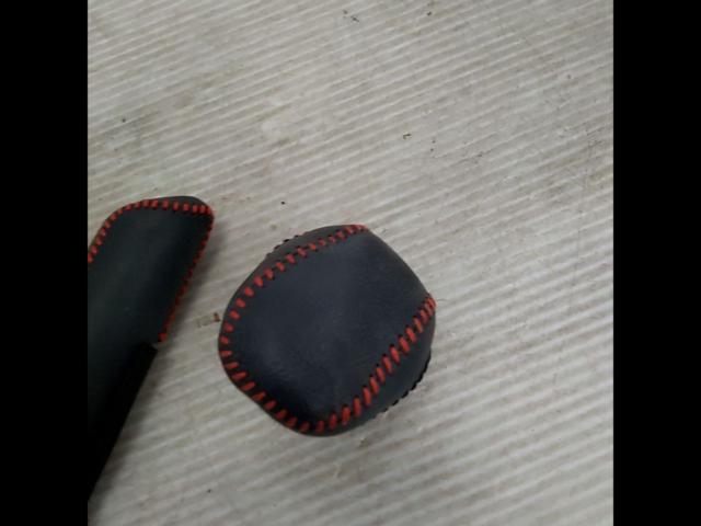 Unknown Manufacturer
Shift knob/handbrake cover
Toyota/A200 series
Rise