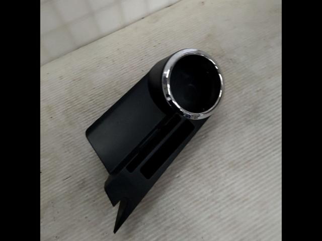 E - force - Unknown
Center console additional drink holder
[Toyota
A200 series/Raize
