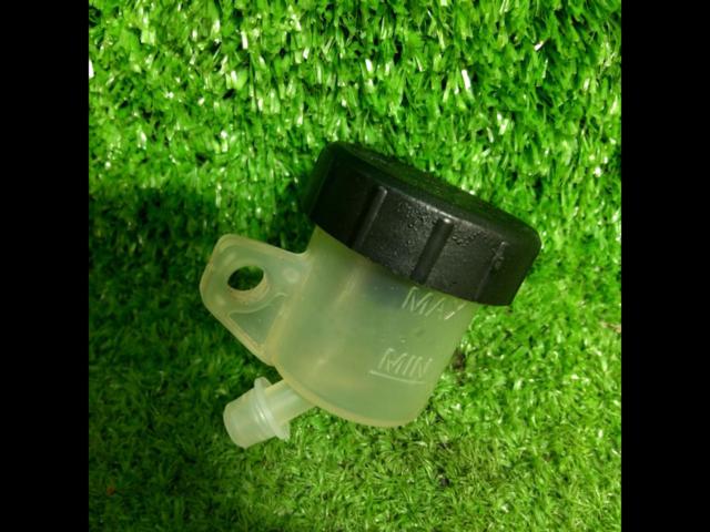 Brembo
For the master cylinder
Reservoir tank