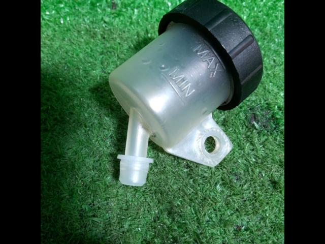 Brembo
For the master cylinder
Reservoir tank