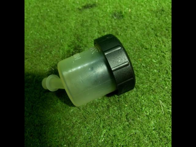 Brembo
For the master cylinder
Reservoir tank