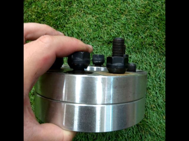 Unknown Manufacturer
Wide tread spacer / Waitore
M12 × P1.5
100-4H
25 mm