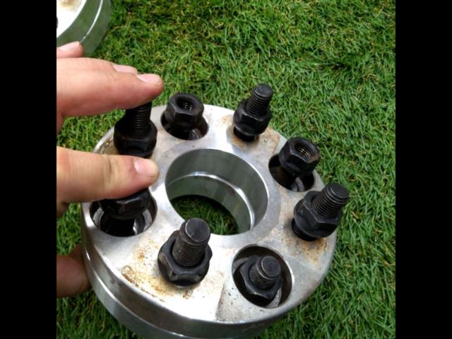 Unknown Manufacturer
Wide tread spacer / Waitore
M12 × P1.5
100-4H
25 mm