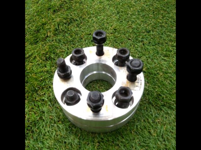 Unknown Manufacturer
Wide tread spacer / Waitore
M12 × P1.5
100-4H
25 mm