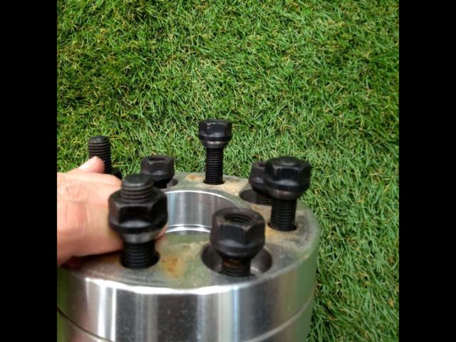 Unknown Manufacturer
Wide tread spacer / Waitore
M12 × P1.5
100-4H
25 mm