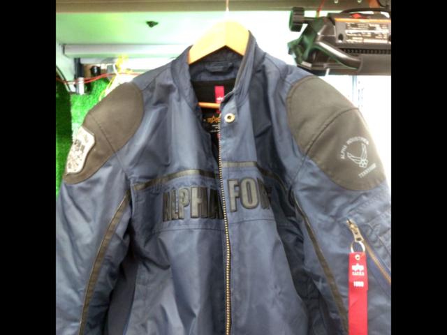 ALPHA
Winter jacket
Size: L