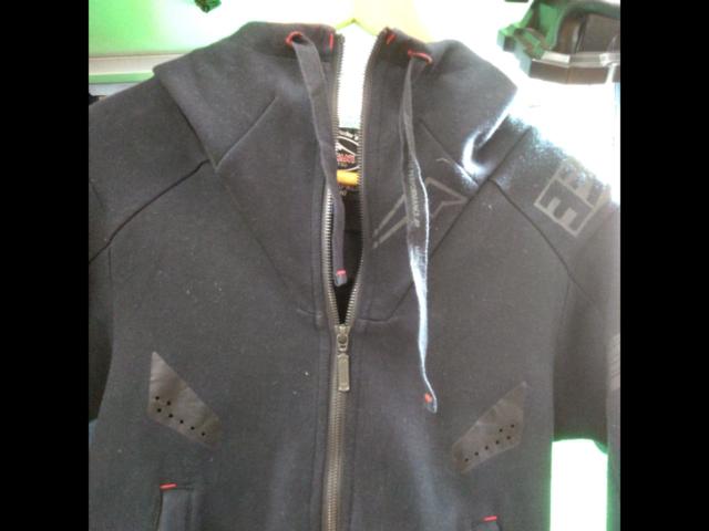 KUSHITANIxYOSHIMURA
REBRO
HOODIE
K-1976Y
Size: S