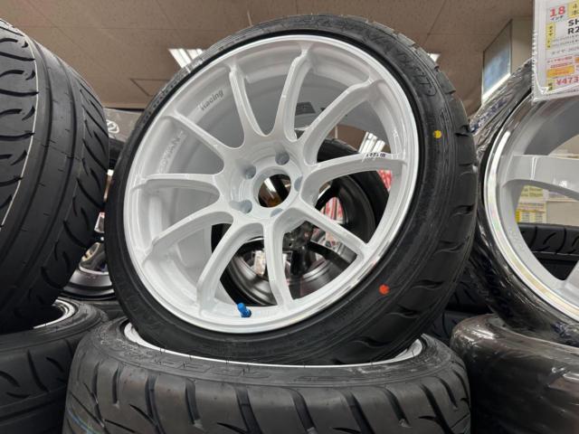 YOKOHAMA
ADVAN
Racing
RS3
WMR
V3800
+
VALINO
GREEVA
08D
255 / 35R18
TW360