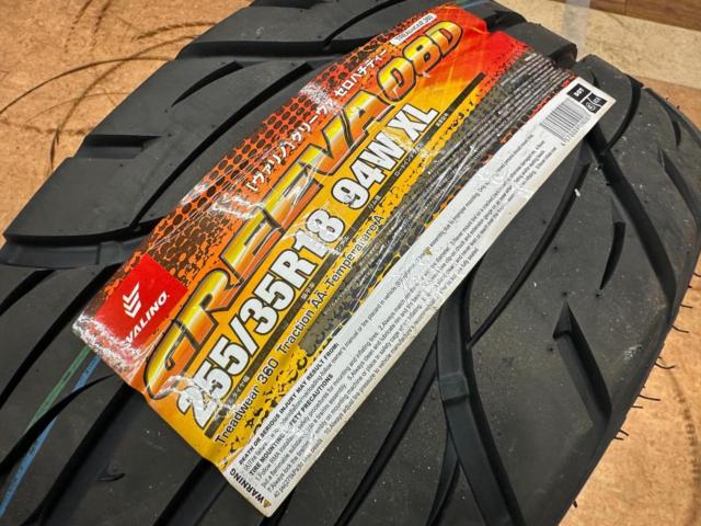 YOKOHAMA
ADVAN
Racing
RS3
WMR
V3800
+
VALINO
GREEVA
08D
255 / 35R18
TW360