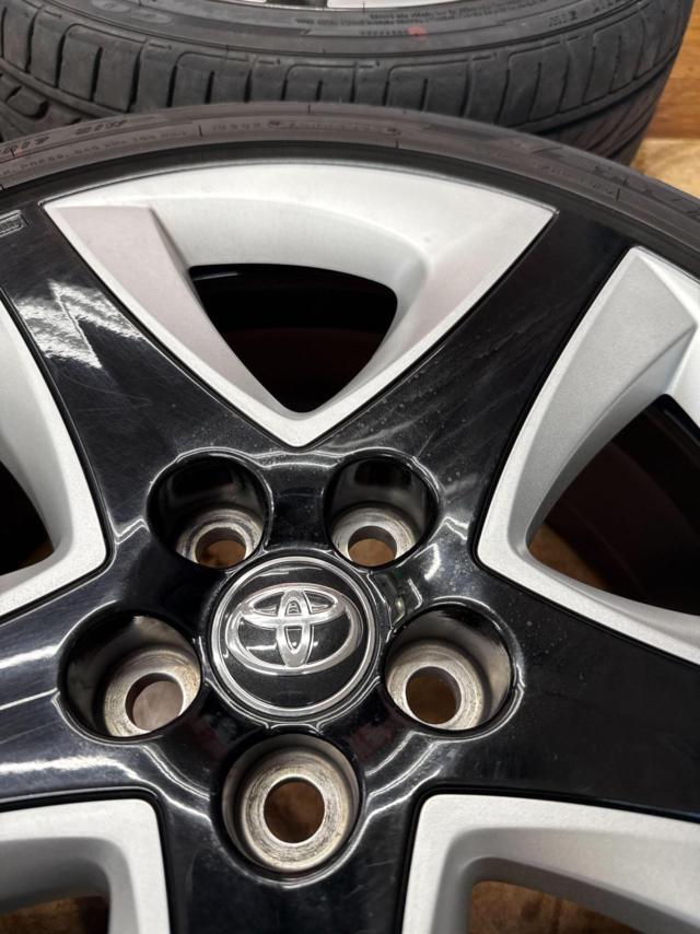TOYOTA
Prius (50 series early model) S Touring
Selection
Genuine
Aluminum wheel + GOODYEAR
EAGLE
LS2000