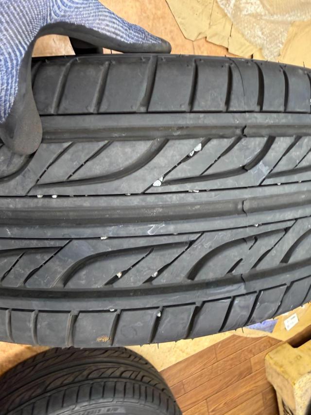 TOYOTA
Prius (50 series early model) S Touring
Selection
Genuine
Aluminum wheel + GOODYEAR
EAGLE
LS2000