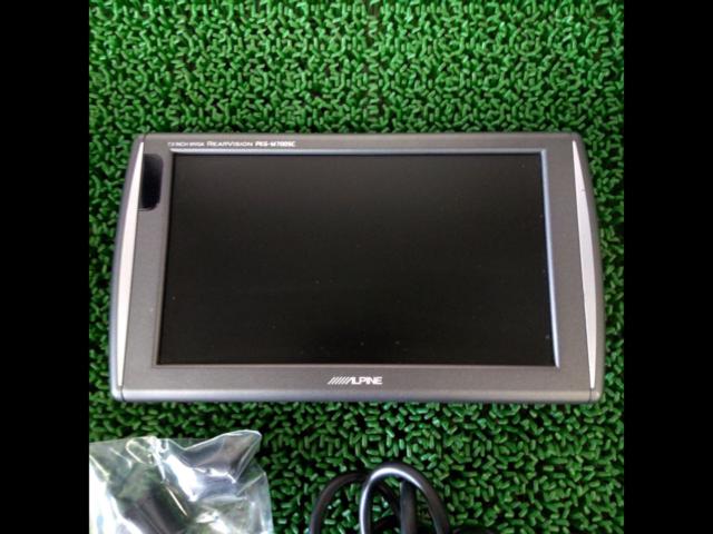 ALPINE
PKG-M700SC
+
Arm for headrest