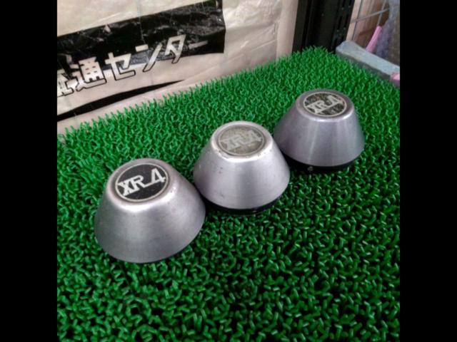 COLIN
LONGCHAMP
XR-4
Center cap
*Set of 3