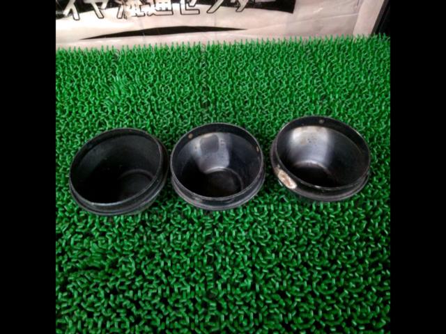 COLIN
LONGCHAMP
XR-4
Center cap
*Set of 3