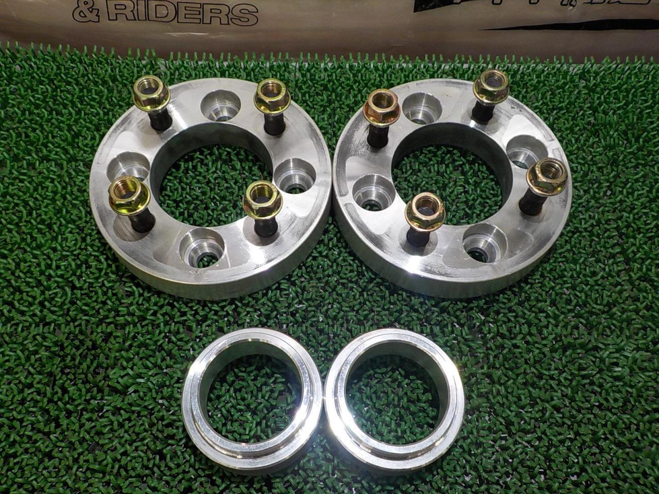 Unknown Manufacturer
Wide tread spacer