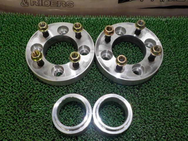 Unknown Manufacturer
Wide tread spacer