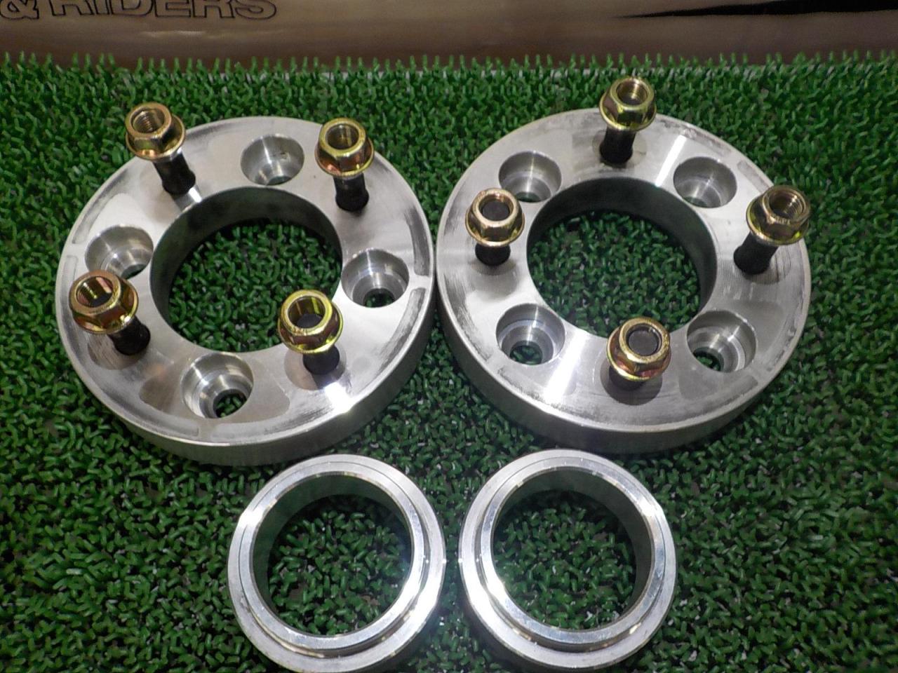 Unknown Manufacturer
Wide tread spacer