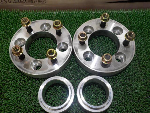 Unknown Manufacturer
Wide tread spacer