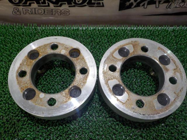 Unknown Manufacturer
Wide tread spacer