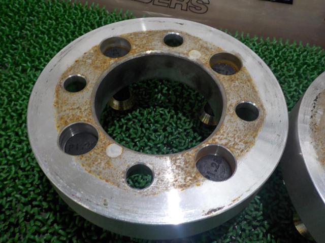 Unknown Manufacturer
Wide tread spacer