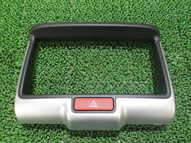 SUZUKI
Genuine audio panel
Every Wagon / DA 17 W