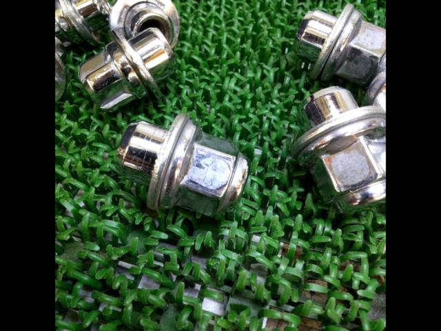 Toyota
Genuine wheel nuts + lock nuts
Taira-za
20-piece set
M12 × P1.5