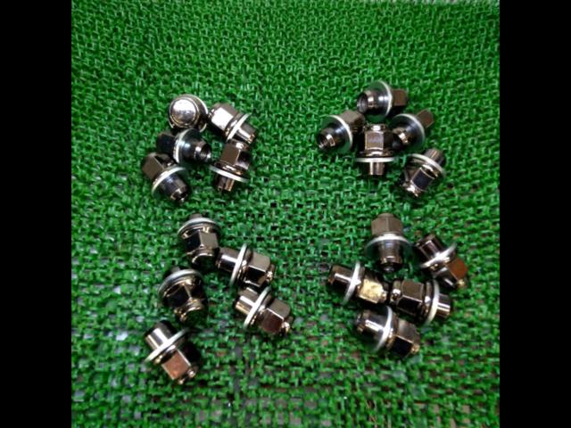 Toyota
Genuine black plated wheel nuts
M12 × P1.5
Taira-za
20-piece set