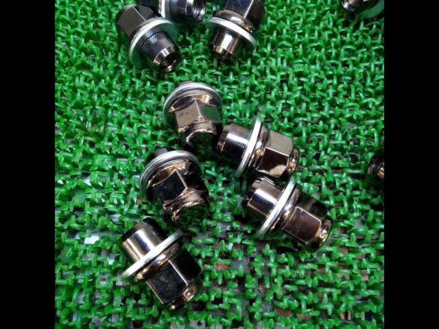 Toyota
Genuine black plated wheel nuts
M12 × P1.5
Taira-za
20-piece set