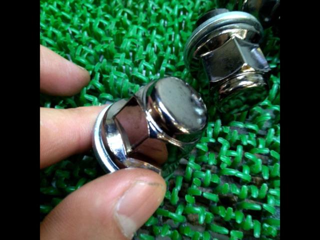 Toyota
Genuine black plated wheel nuts
M12 × P1.5
Taira-za
20-piece set