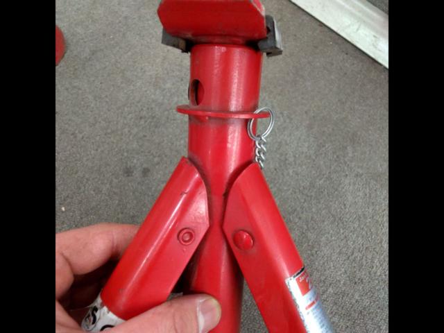 Unknown Manufacturer
2t
Foldable jack stand
Two legs set