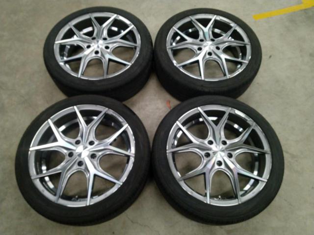 ROJAM
Premium
Wheels
ABBEY+YOKOHAMA
BluEarth-RV
RV03
215 / 45R18
93W
XL