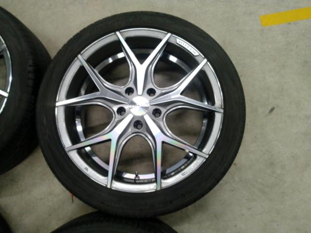 ROJAM
Premium
Wheels
ABBEY+YOKOHAMA
BluEarth-RV
RV03
215 / 45R18
93W
XL