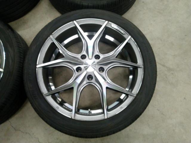 ROJAM
Premium
Wheels
ABBEY+YOKOHAMA
BluEarth-RV
RV03
215 / 45R18
93W
XL