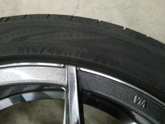 ROJAM
Premium
Wheels
ABBEY+YOKOHAMA
BluEarth-RV
RV03
215 / 45R18
93W
XL