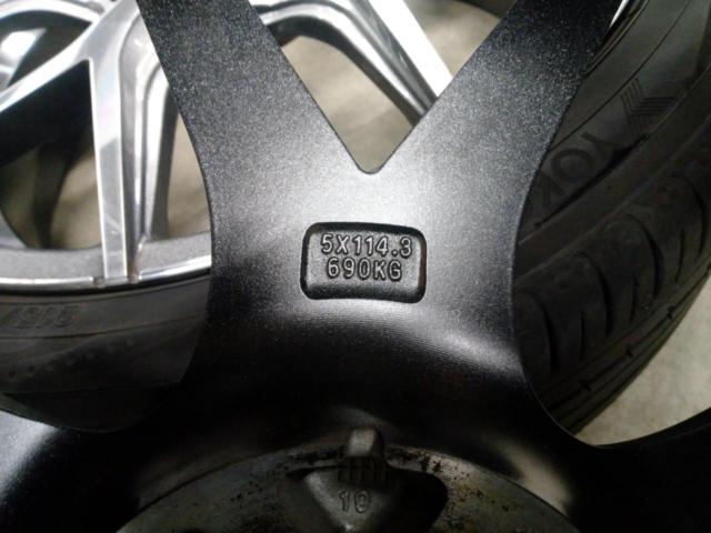 ROJAM
Premium
Wheels
ABBEY+YOKOHAMA
BluEarth-RV
RV03
215 / 45R18
93W
XL