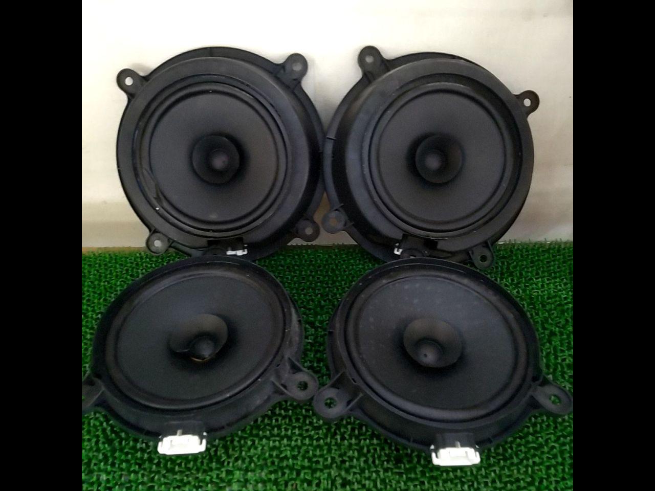 Mazda
Genuine speaker