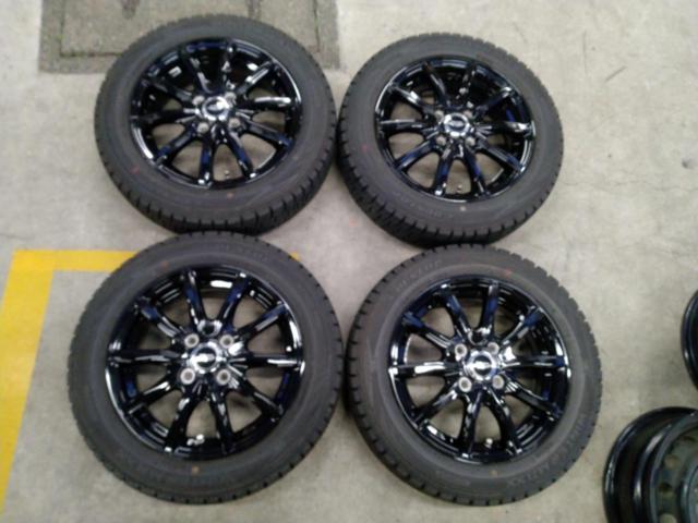 Under stairs
weds
TEAD
SH
+
DUNLOP
WINTERMAXX
WM02