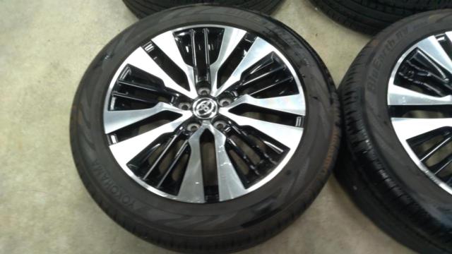 Toyota
30 series
Alphard / Vellfire
Late version
Genuine cutting bright wheel
+
YOKOHAMA
BluEarth-RV
RV03