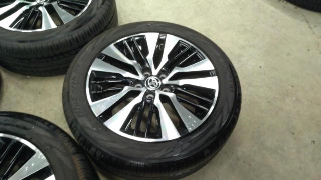 Toyota
30 series
Alphard / Vellfire
Late version
Genuine cutting bright wheel
+
YOKOHAMA
BluEarth-RV
RV03