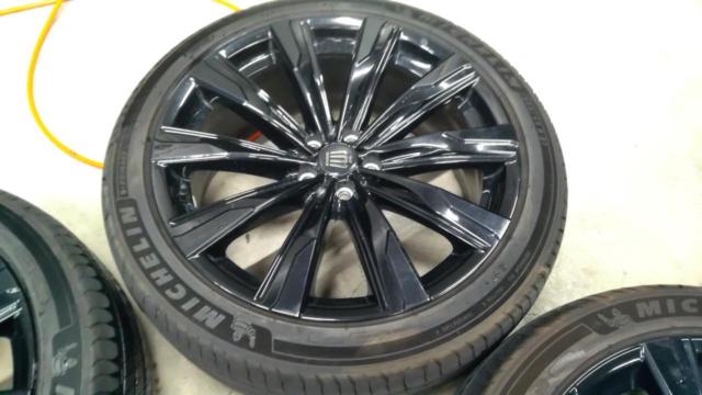 Toyota
Crown Sports
Z grade
Original wheel
+
MICHELIN
e･PRIMACY