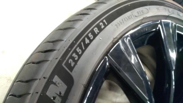 Toyota
Crown Sports
Z grade
Original wheel
+
MICHELIN
e･PRIMACY