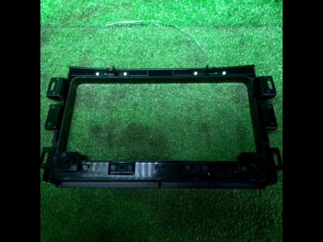 Harrier / 60 series maker unknown
9 inch navigation panel