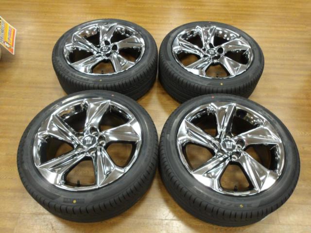 Genuine Toyota parts with new tires
Crown / 220 series
RS
Advance
Original wheel
+
PIRELLI
POWERGY Crown/220 series