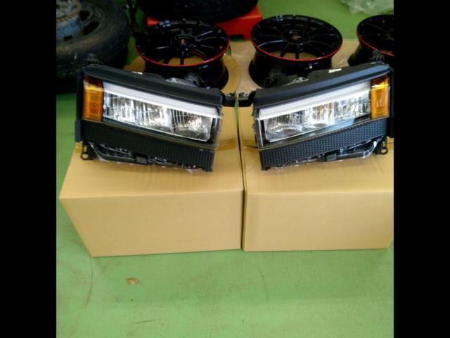 *Stored in the 2nd floor warehouse: Toyota Land Cruiser 250 genuine reflector set, 3-lens LED headlights.
