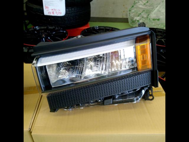 *Stored in the 2nd floor warehouse: Toyota Land Cruiser 250 genuine reflector set, 3-lens LED headlights.