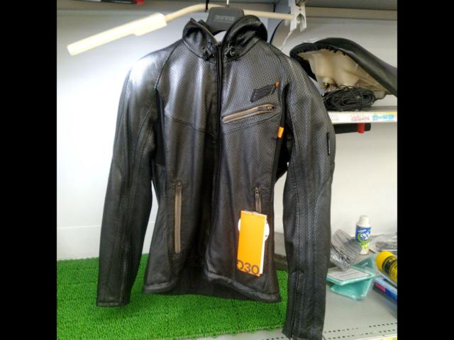 Size: M HYOD
CELTIS
D3O
ST-X
Lite
LEATHER
JACKET