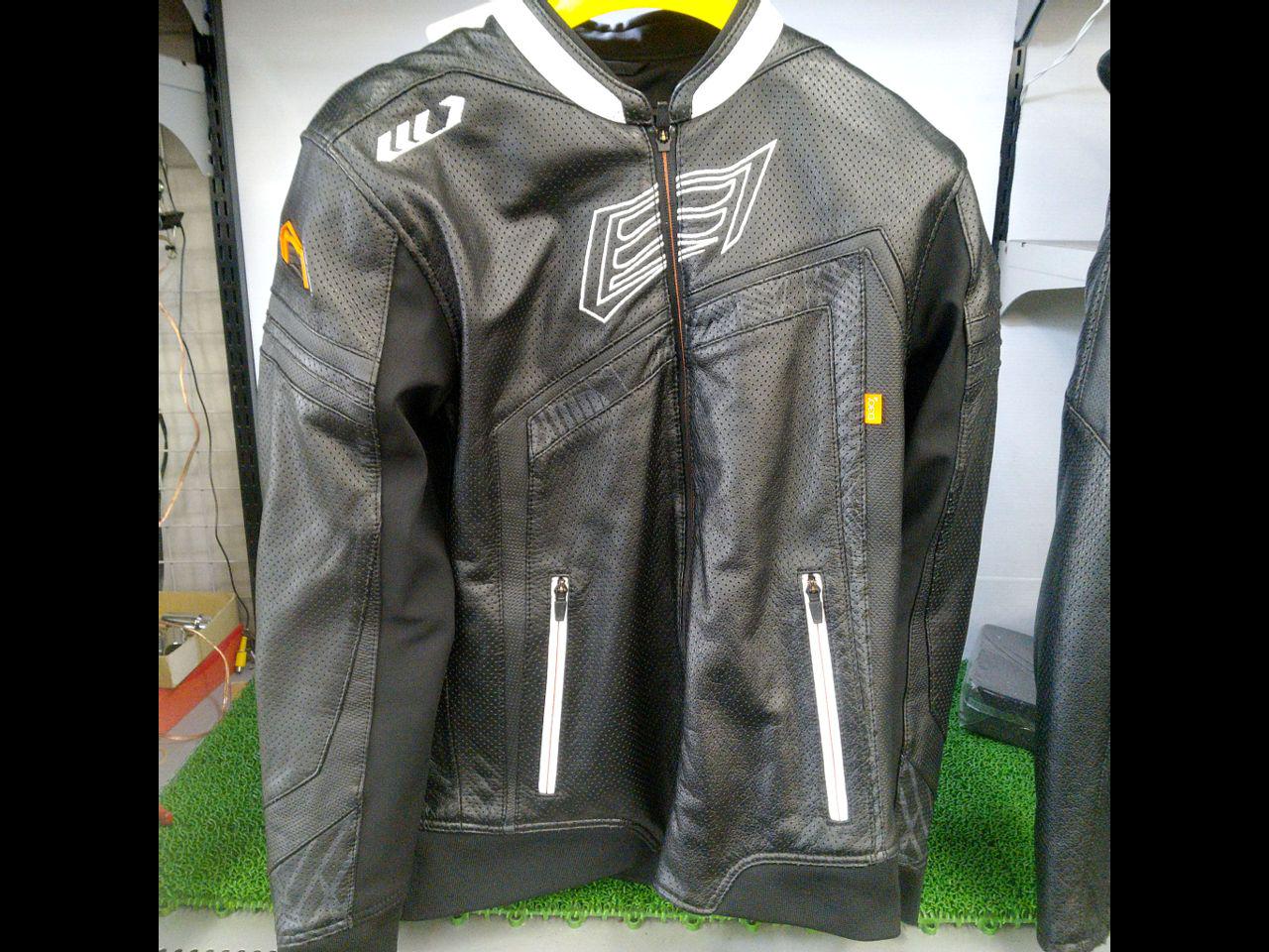 Size: LL HYOD
ST-X
D3O
Leather jacket