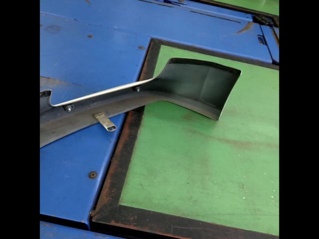 *2F warehouse storage
NISSAN
Genuine OP
Front lip spoiler
E52 Elgrand (Early Model)