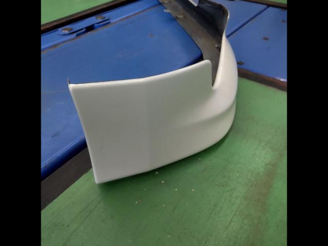 *2F warehouse storage
NISSAN
Genuine OP
Front lip spoiler
E52 Elgrand (Early Model)