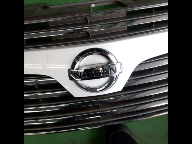 *2F warehouse storage
NISSAN genuine
Front grille
E52 Elgrand Highway Star (Early Model)